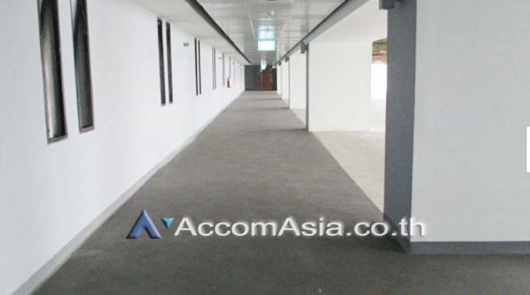 4  Office Space For Rent in Silom ,Bangkok MRT Hua Lamphong AA15621